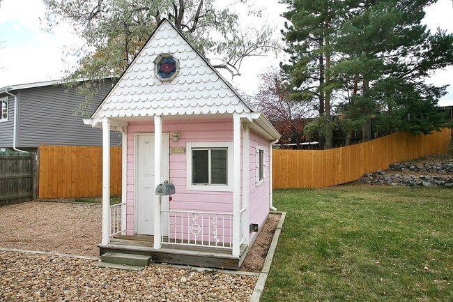 Building Photo - 6355 S Johnson Way