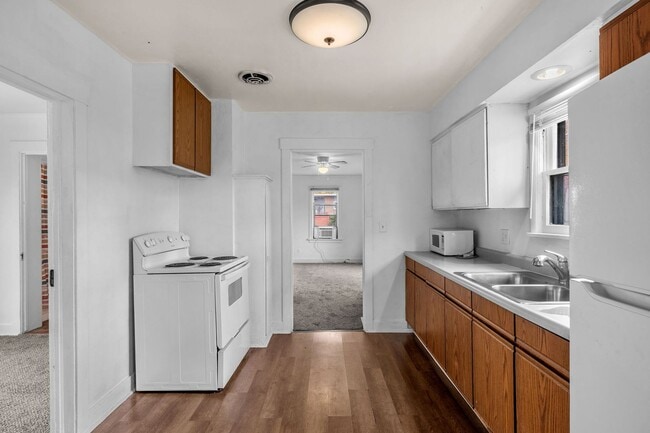 Building Photo - Charming Garland Area Home!