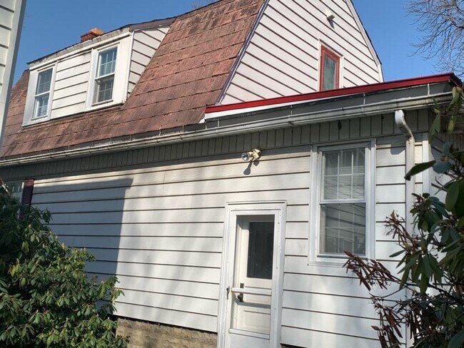 Foto del edificio - 8424 E Lake Rd