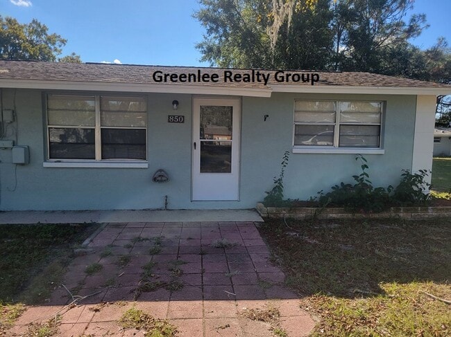 Building Photo - Updated 2 Bed/1Bath Duplex Apartment in be...