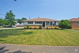 Building Photo - 37 E Meadowlawn Blvd