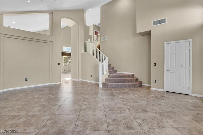 Foto del edificio - 385 Blackstone River Ave