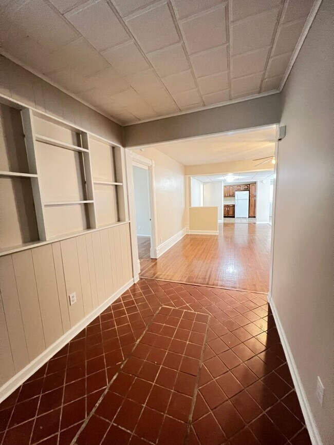 Foto del edificio - 224 E Commercial St