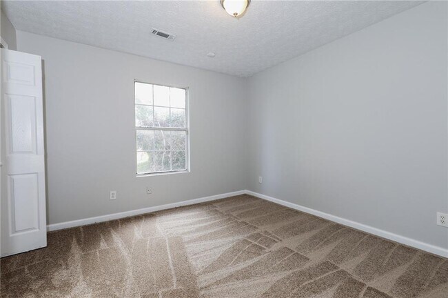 Foto del edificio - 9402 Highland Ridge