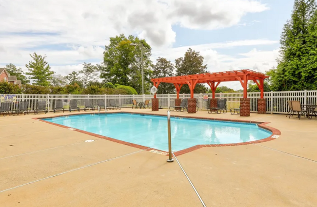 Foto del edificio - 1200 College Pointe Ln