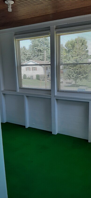 Enclosed Porch - 306 W Allegheny St