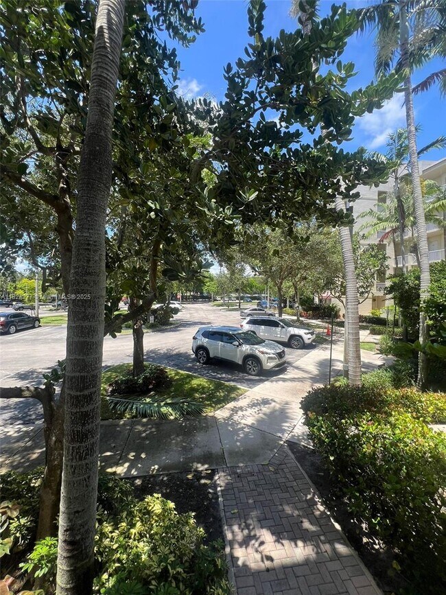 Foto del edificio - 3500 Oaks Clubhouse Dr