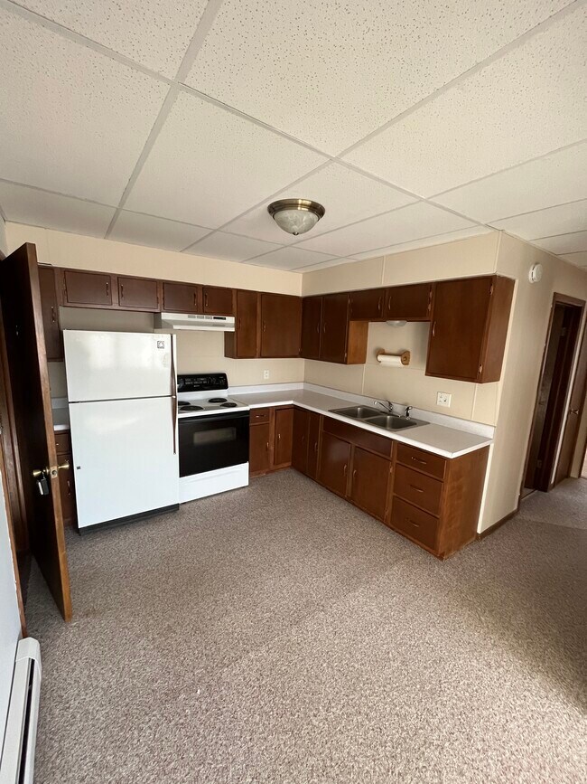 315 E Oak St Unit 6, Edgar, WI 54426 Apartments in Edgar, WI