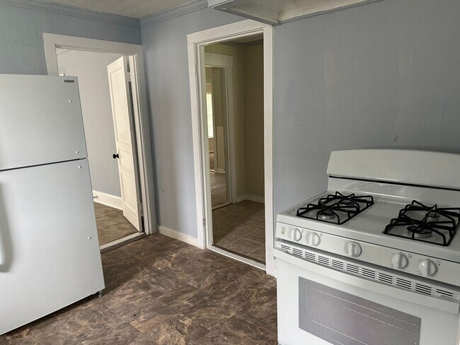 Building Photo - **3BR/1BA HOME IN BOSSIER CITY**