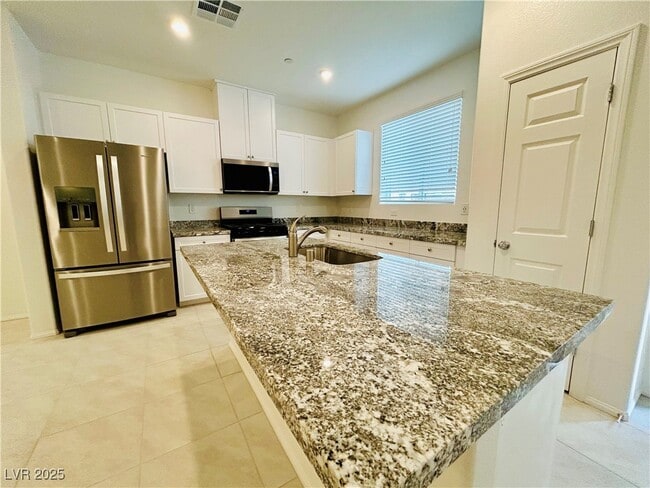 Foto del edificio - 1163 Heliodor Ave