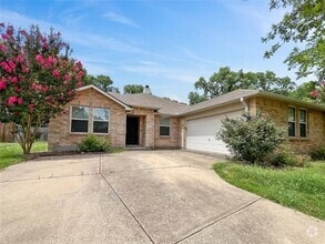 Building Photo - 2801 Prairie Ct