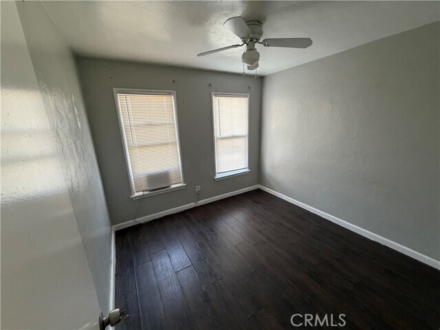 Foto del edificio - 8529 Oleander Ave