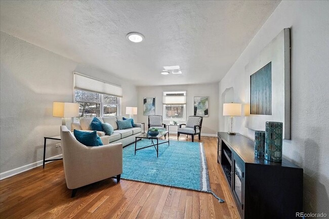 Foto del edificio - Charming Montclair Home