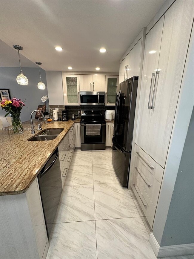 Foto del edificio - 3540 S Ocean Blvd