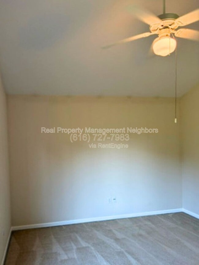 Building Photo - 1636 Northbend Dr NE
