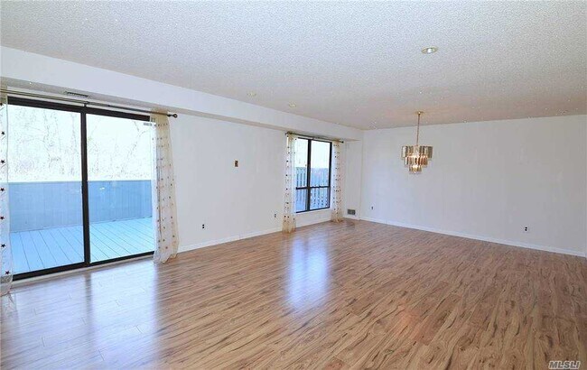 Foto del edificio - 194 Pond View Ln