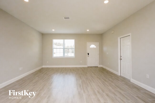 Foto del edificio - 453 Magpie Ct