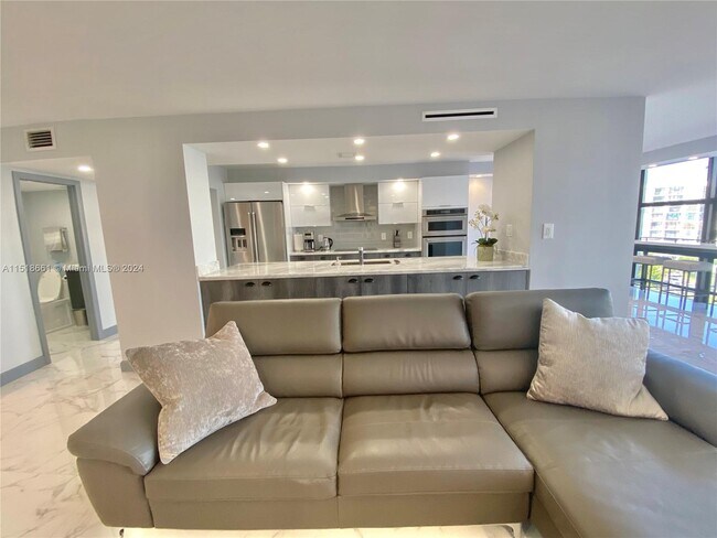 Foto del edificio - 800 Parkview Dr