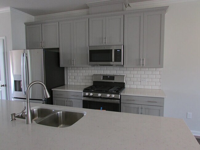 Foto del edificio - Room in Townhome on Hemlock Cone Wy