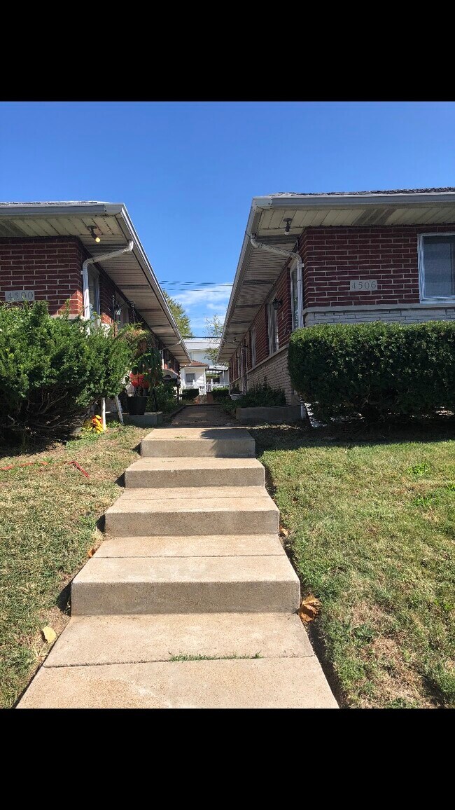 Building Photo - 4506 Jamieson Ave