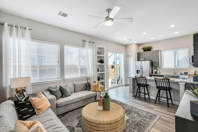 Photo - 5609 Wild Acrs House