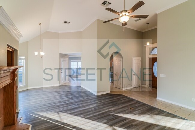 Building Photo - REDUCED!