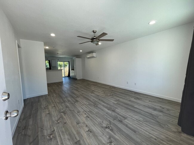 Building Photo - Brand new Apartment in Riddle