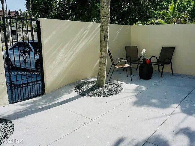 Building Photo - 3 br, 2.5 bath Townhome - 6747 Crooked Pal...