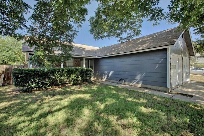 Building Photo - Great Home in North West Austin!