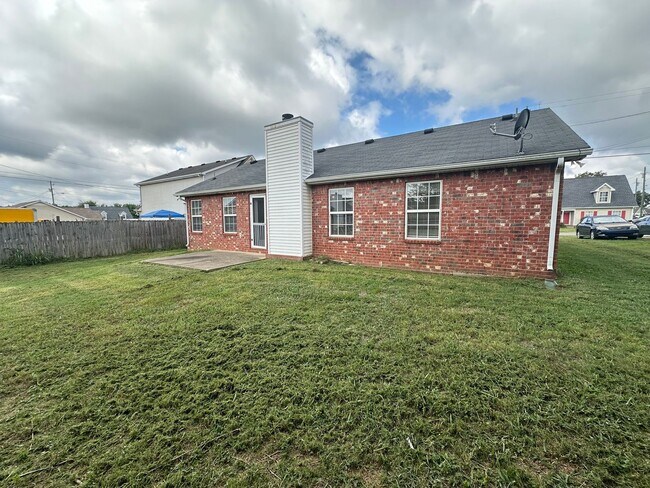 Foto del edificio - Cute 3 bed 2 bath Ranch House mins. from MTSU