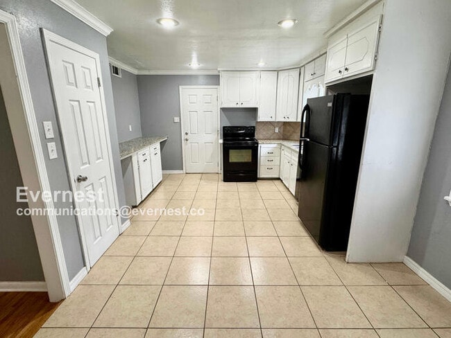 Foto del edificio - 3634 S Oswego Ave