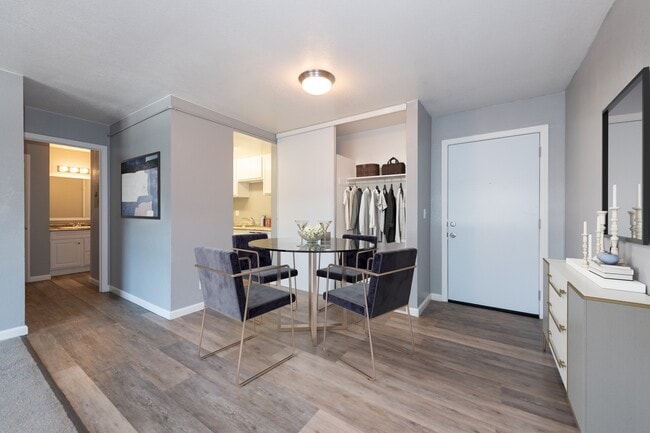 Building Photo - Woodland Park