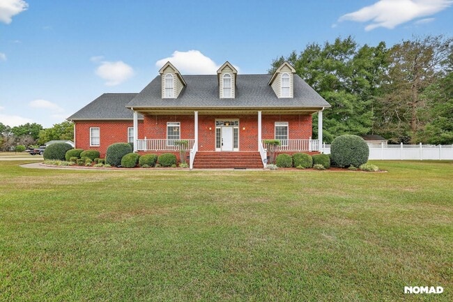 Building Photo - 401 Adler Ln