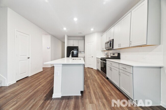 Foto del edificio - 4 Bedroom Single Family Home in Royse City