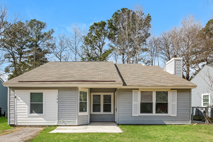 Foto principal - Charming 4 Bedroom in Ladson, SC!