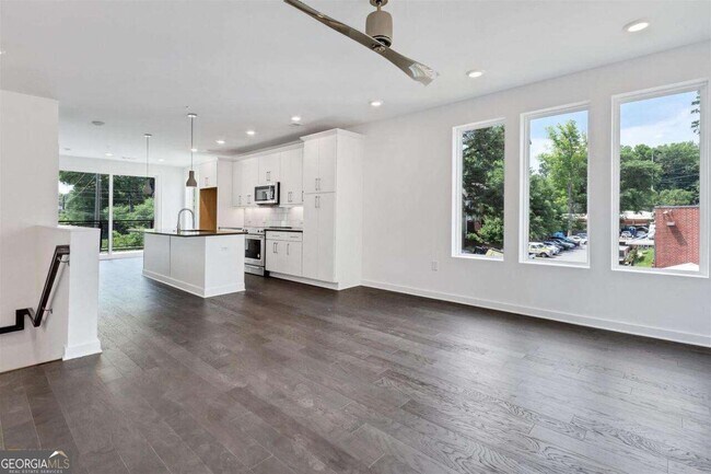 Foto del edificio - 400 Pratt Dr SE