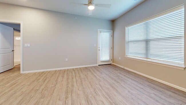 Foto del edificio - 1073 S Grant Ave