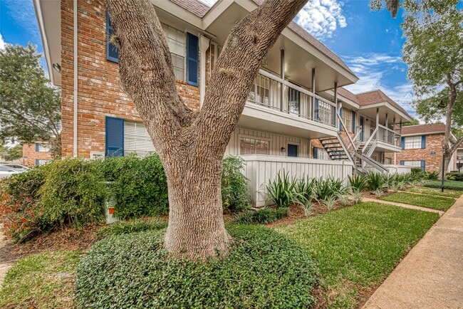 Building Photo - 2350 Bering Dr