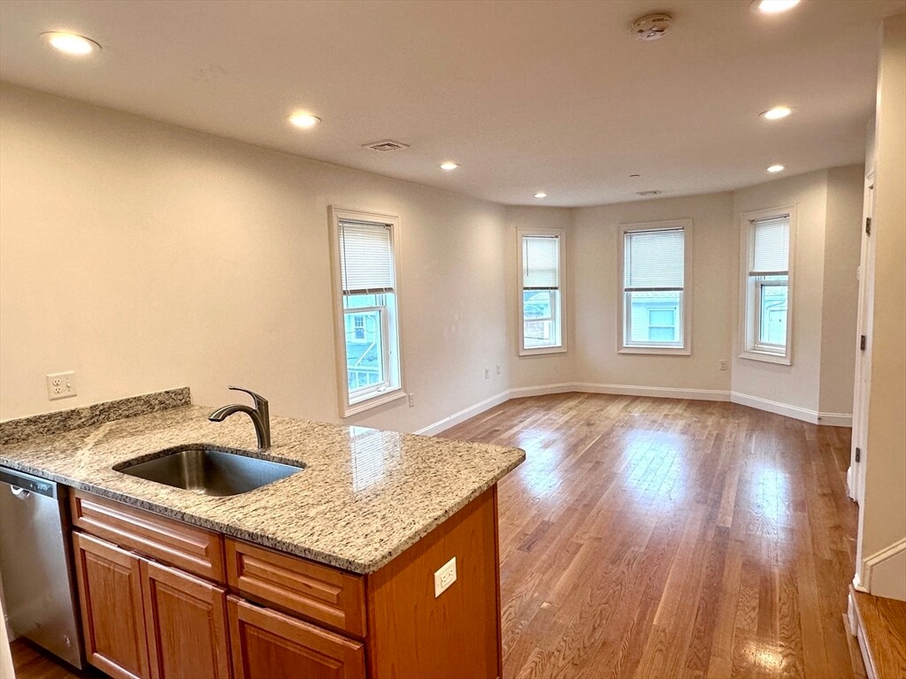 14 Bent Terrace Unit 14, Quincy, MA 02169 Room for Rent in Quincy, MA