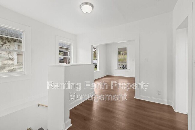 Building Photo - 1563 Martin Ave