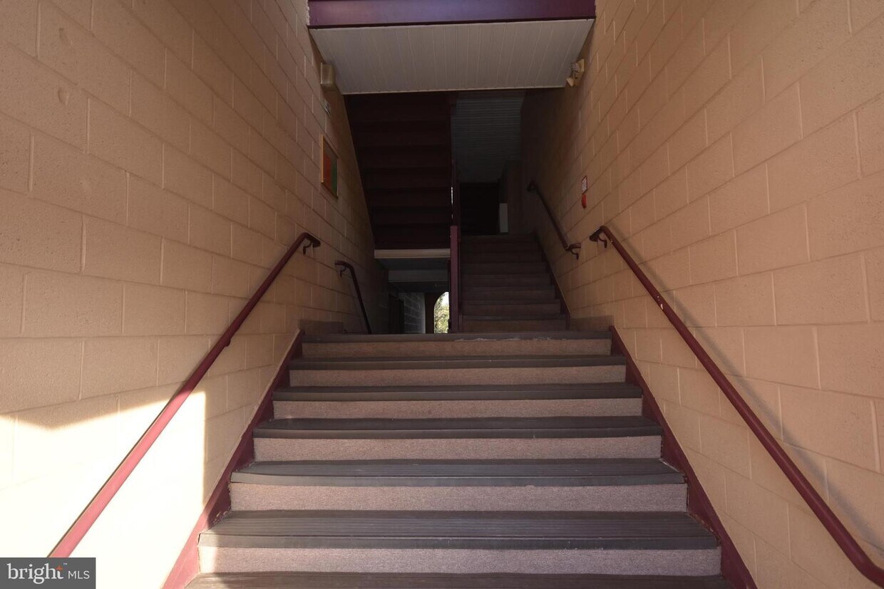 9563 Battery Heights Blvd Unit 103, Manassas, VA 20110 Condo for Rent