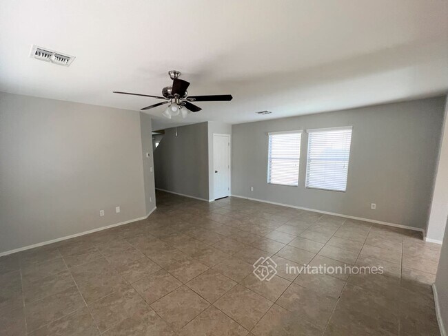 Foto del edificio - 618 N 112th Dr