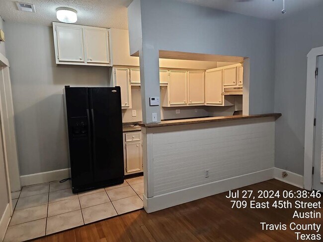 Foto del edificio - 709 E 45th St