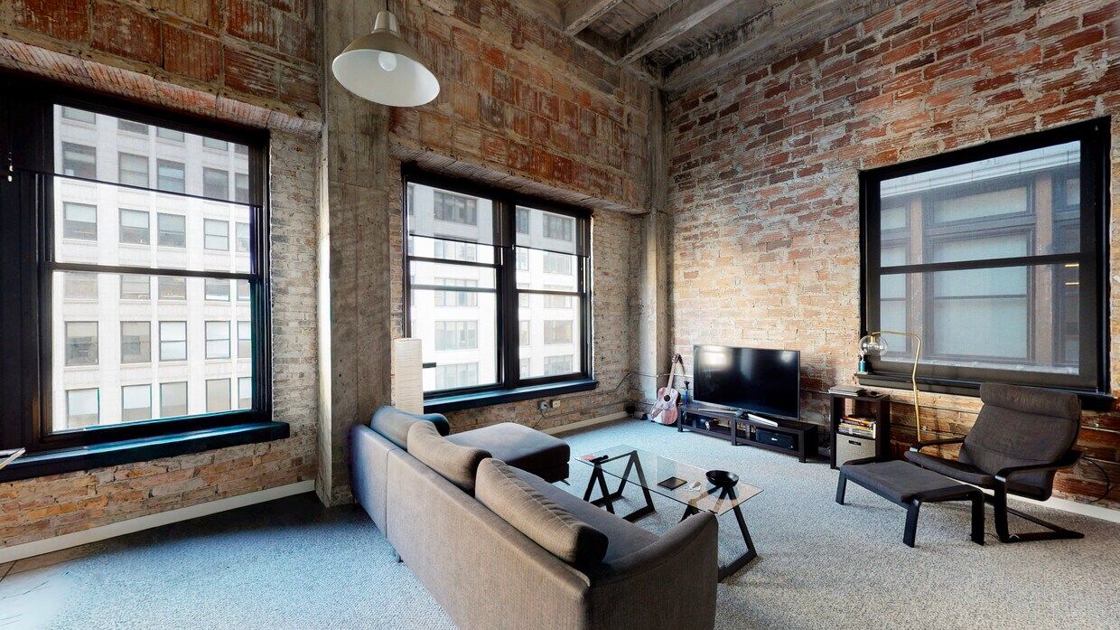 Foto principal - 20 N State St
