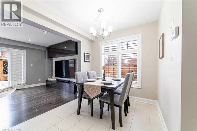 Building Photo - 560 Landgren Ct