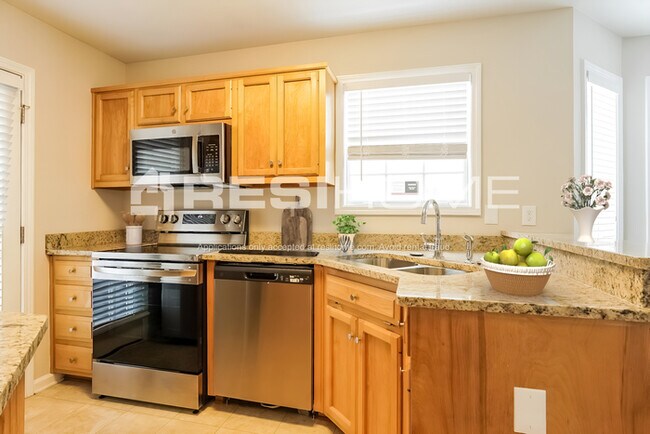 Building Photo - 1021 Wyndham Lane