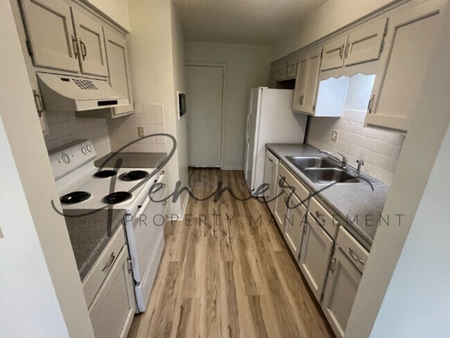 Foto del edificio - 1332 W 24TH