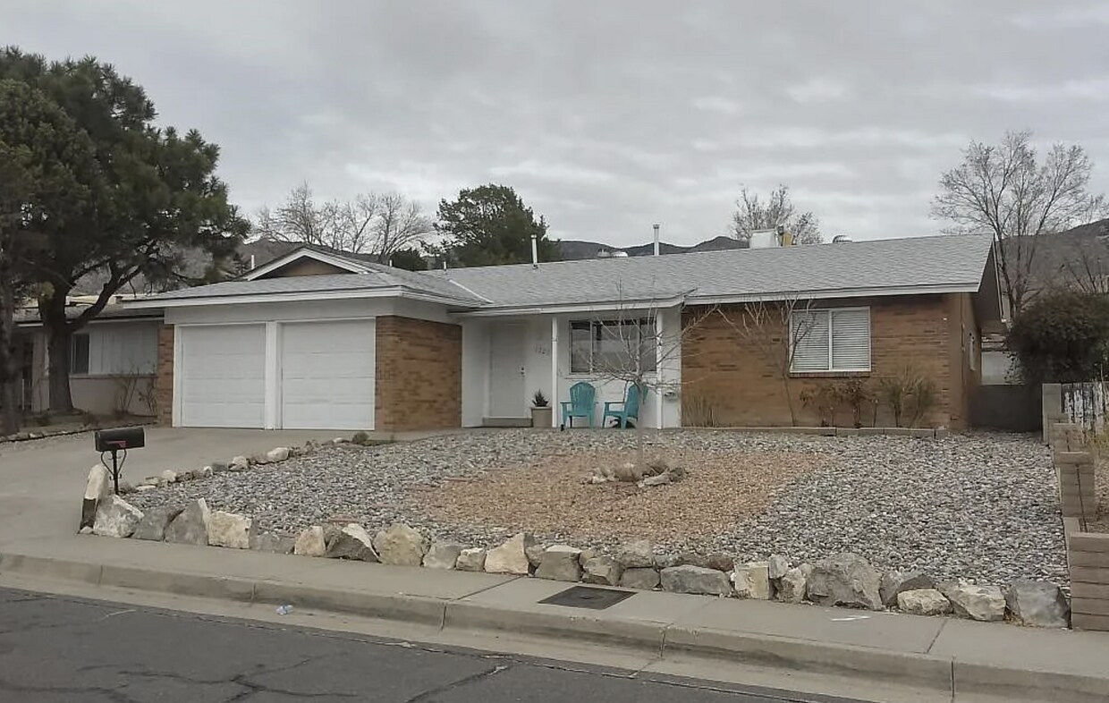 Foto principal - 1220 Stutz Dr NE