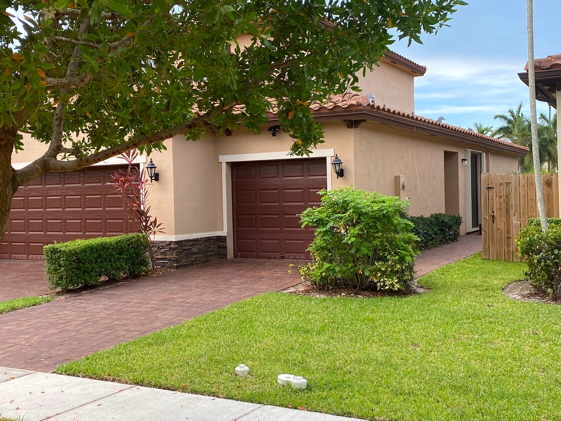 517 SE 35th Terrace, Homestead, FL 33033 House Rental in Homestead