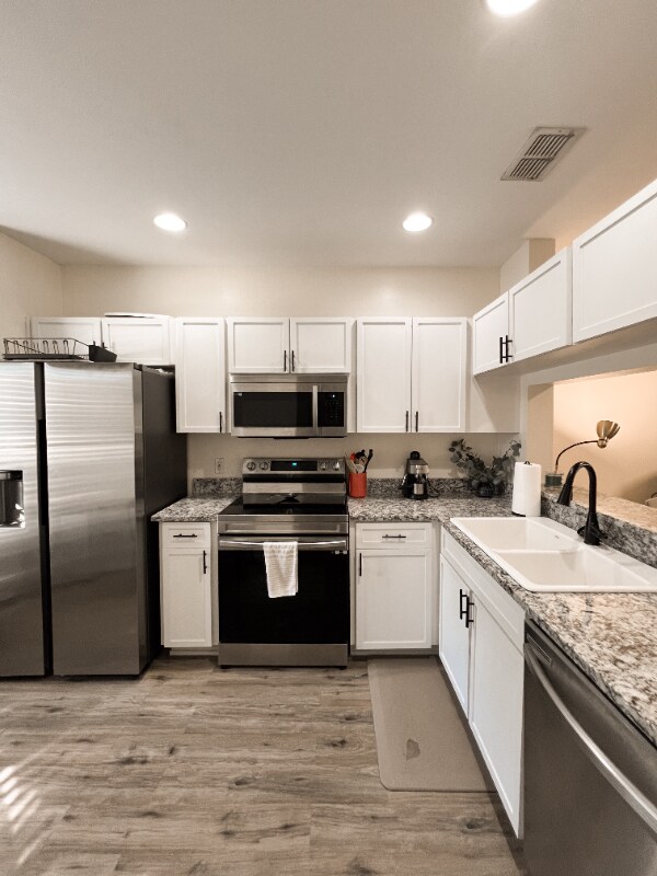 Building Photo - 17401 Flatwoods Key Dr